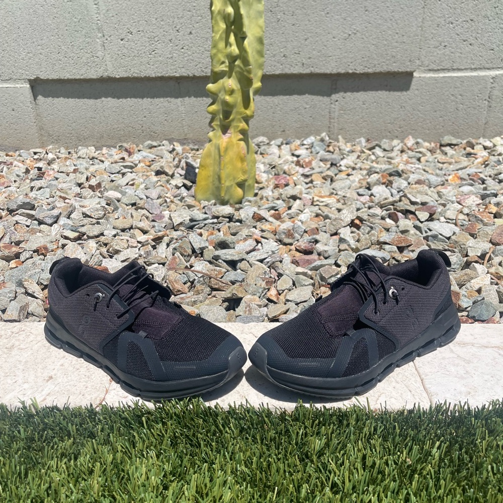 On Running Black Athletic Shoes with Modern Design kids size 5.5